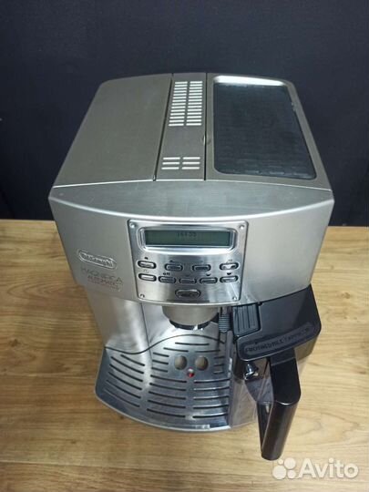Кофемашина delonghi magnifica