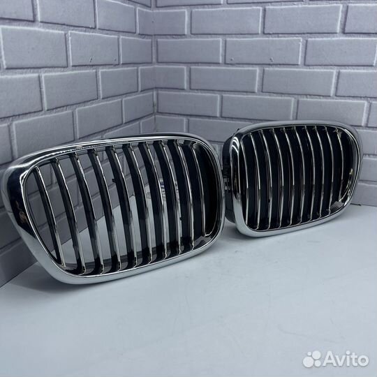 BMW E39 540i Решетка радиатора полный хром 2шт
