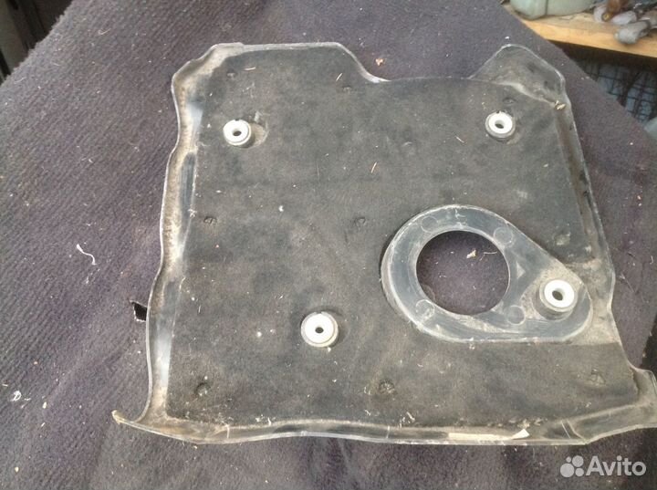 Декоративная крышка Mitsubishi l200