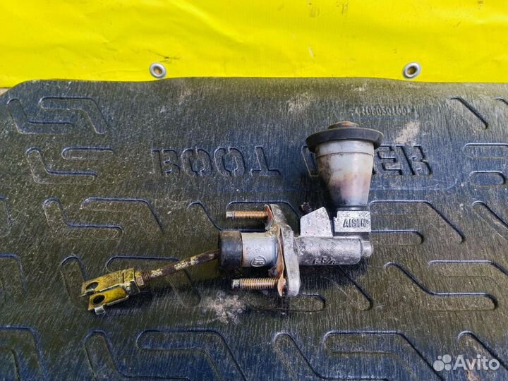 Главный цилиндр сцепления Тойота Королла ае 92