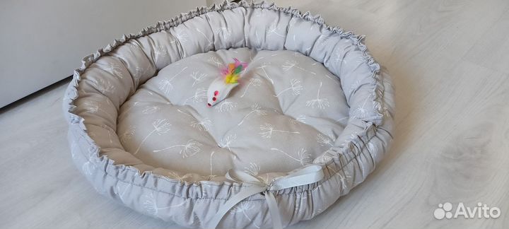 Лежанка для кошек и собак новая