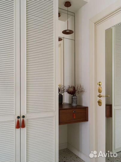 Распашные шкафы с жалюзийными фасадами