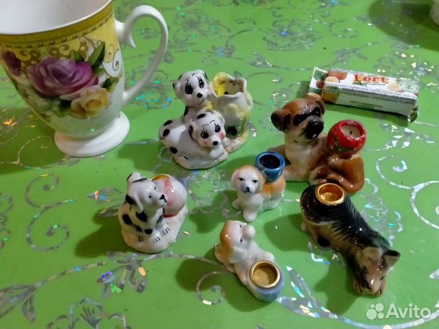 Коллекция статуэток собаки