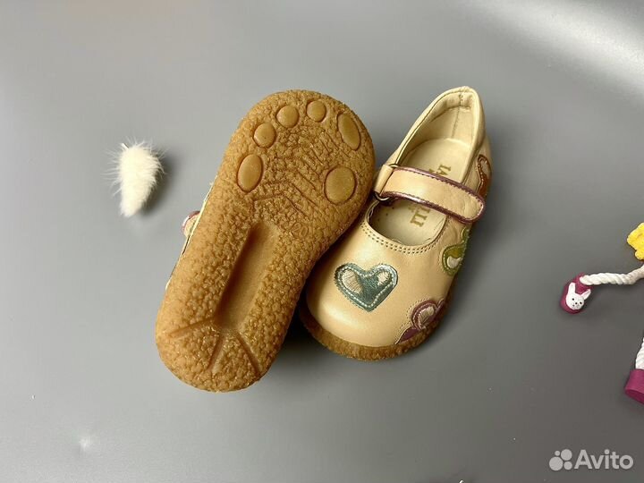Новые туфли для девочки кожаные 20 размер