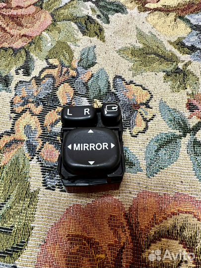 Кнопка управления зеркалами Lexus is 250