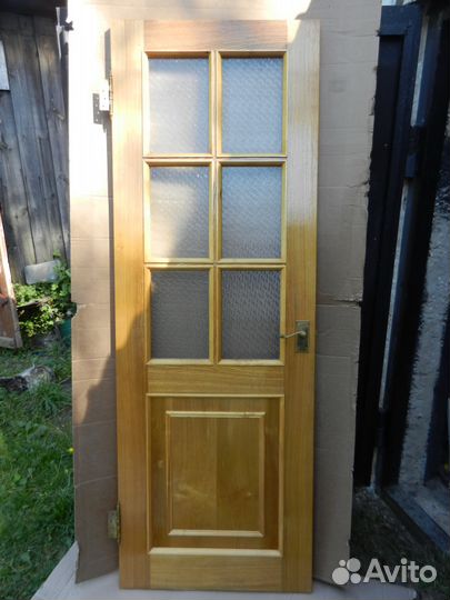 Двери деревянные, лакированные, б/у