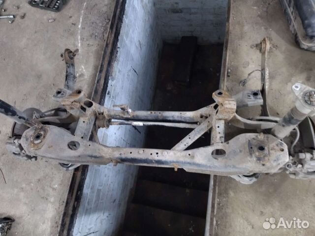 Заданий подрамник Ford Focus 2