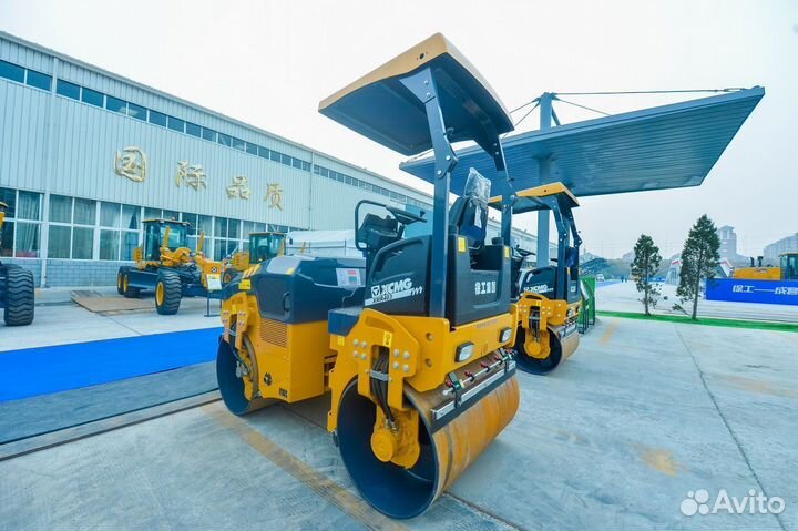 Дорожный каток XCMG XMR403, 2023