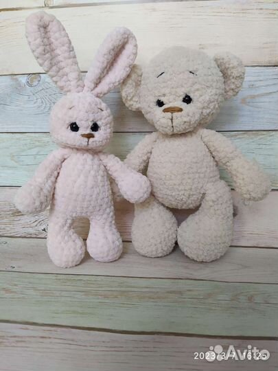 Плюшевые вязаные зайчики, медвежата амигуруми