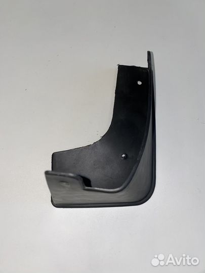 Брызговик задний правый Nissan Teana 32