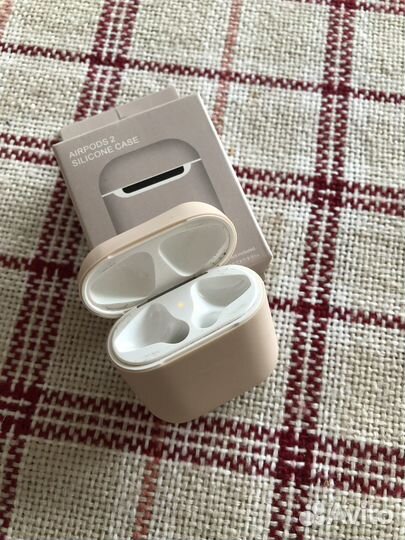 Оригинальный кейс для наушников AirPods2