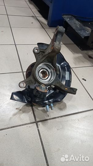 Кулак передний правый в сборе Камри XV30