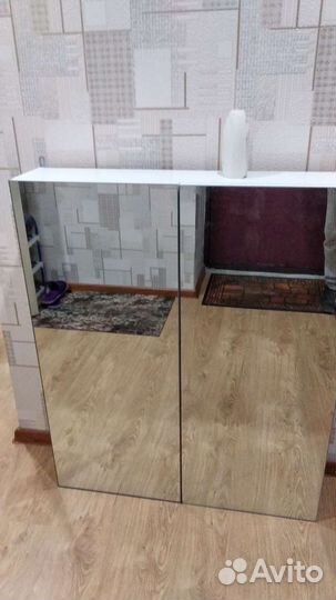 Полка в ванную с зеркалом