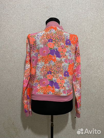 Очень яркий бомбер ветровка xs 40 размер