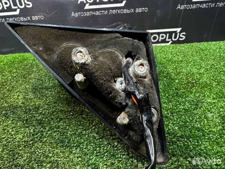 Зеркало боковое правое Nissan Cefiro A32 VQ20DE