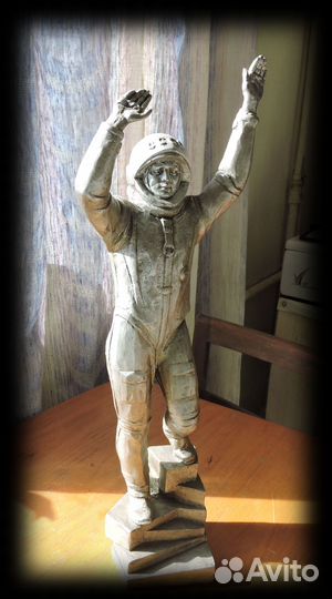 Скульптура Ю.А.Гагарина.1966 г. работа Котова И.К