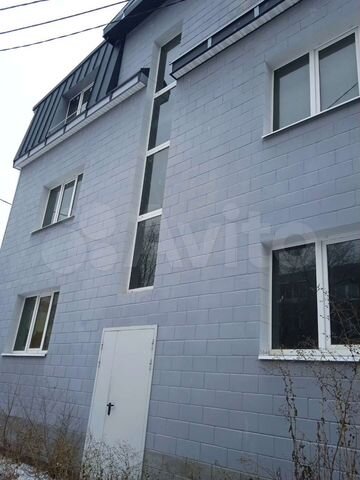 Коттедж 195 м² на участке 2 сот.