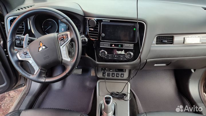 EVA ковриков на Mitsubishi Outlander с бортами