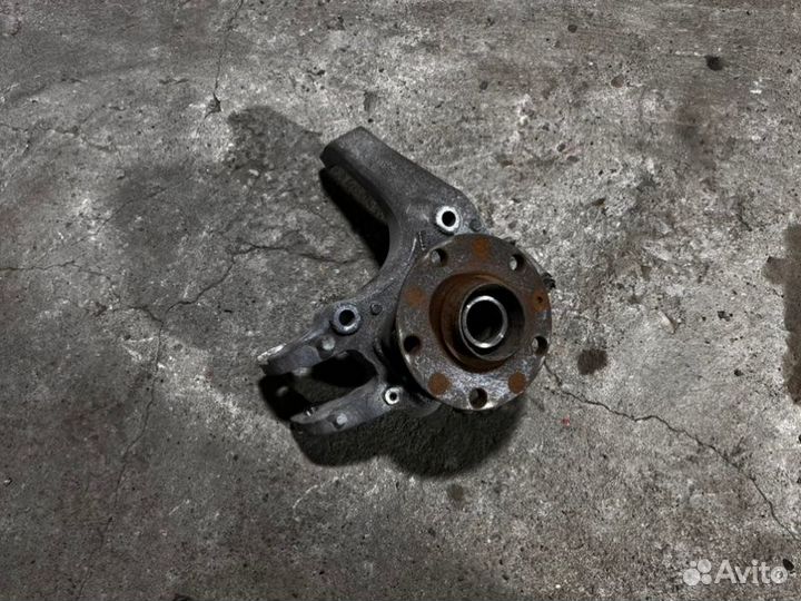 Кулак поворотный задний левый Audi A8 D3 6.0W12BTH