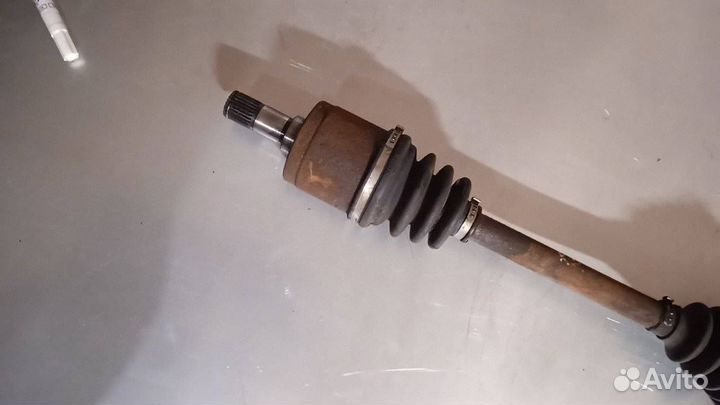 Полуось передняя левая Honda Civic 7 2001