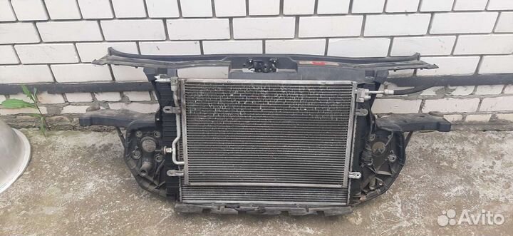 Продам рамку радиатора (Телевизор) на Ауди А6 С5