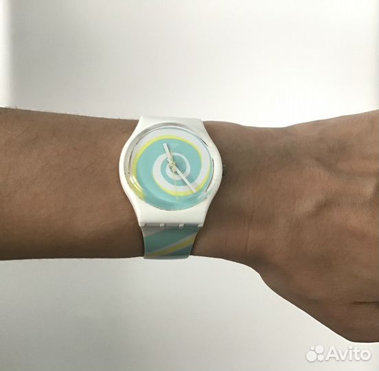 Часы Swatch разноцветные
