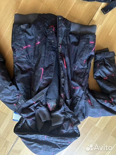 Сноубордический костюм женский