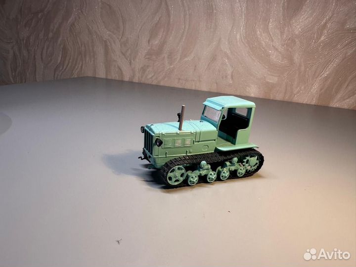 Модель трактора схтз-нати 1/43