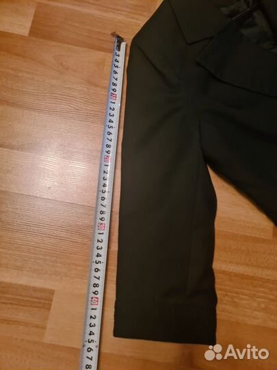 Пиджак черный укороченный приталенный