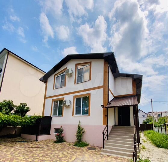 Дом 180 м² на участке 2 сот.