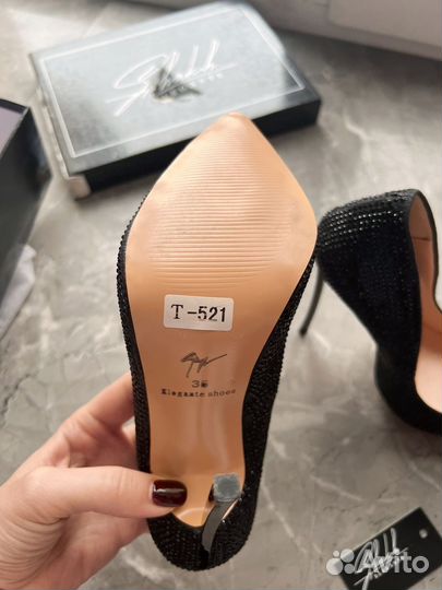 Туфли на праздник стиллеты