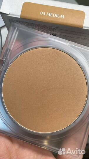 Huda beauty пудра с эффектом сияния