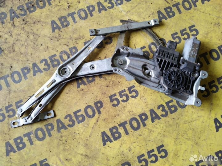 Opel Astra H Стеклоподъемник электр. передний R