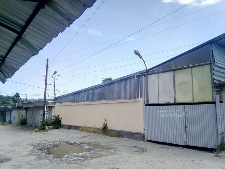 Гараж, > 30 м²