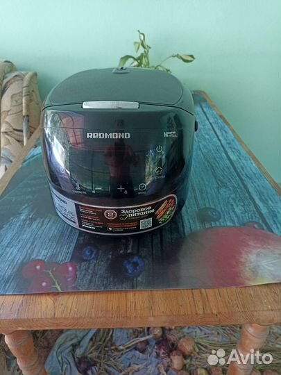 Мультиварка redmond новая