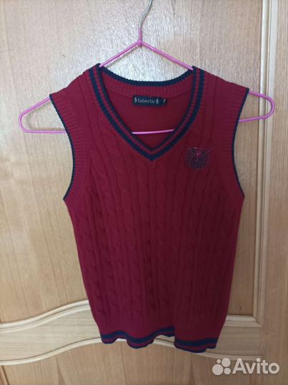 Жилет школьный 128. Красный