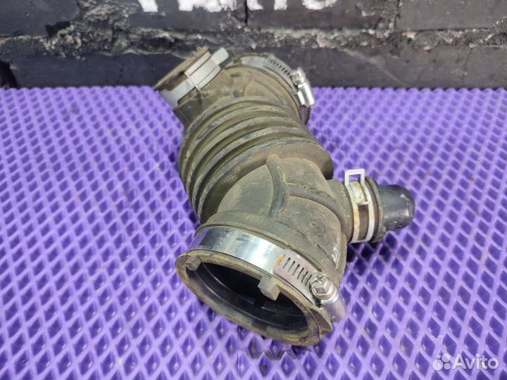 Патрубок воздушного фильтра Nissan X-Trail