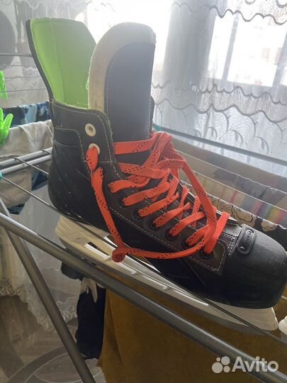 Хоккейные коньки bauer