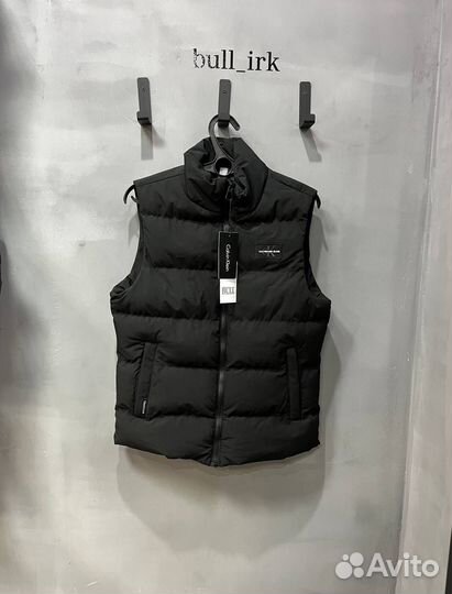 Мужская жилетка от Calvin Klein – элегантность и удобство