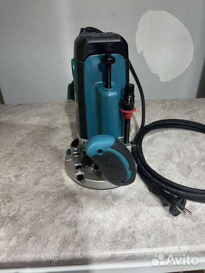Фрезер makita RP2302FC