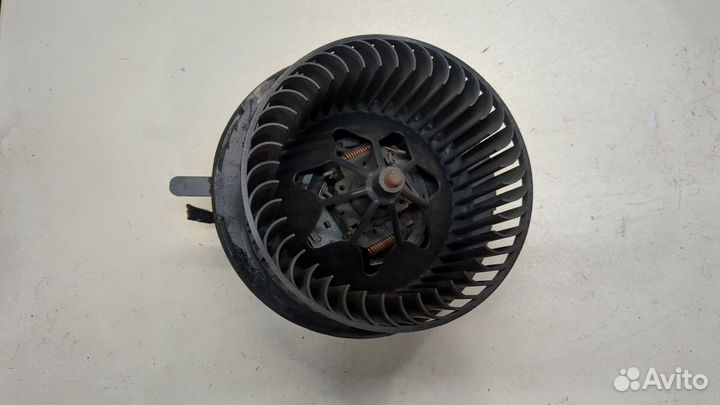 Двигатель отопителя Volkswagen Touran, 2005