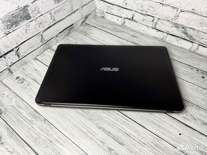 Офисный ноутбук Asus