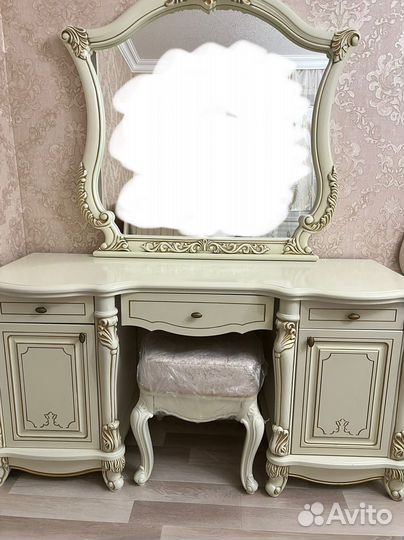 Спальный гарнитур