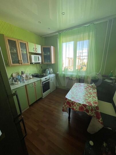 4-к. квартира, 87 м², 8/10 эт.