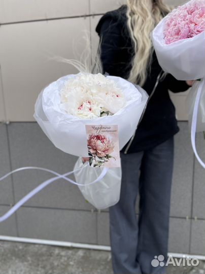 Букет из пионов