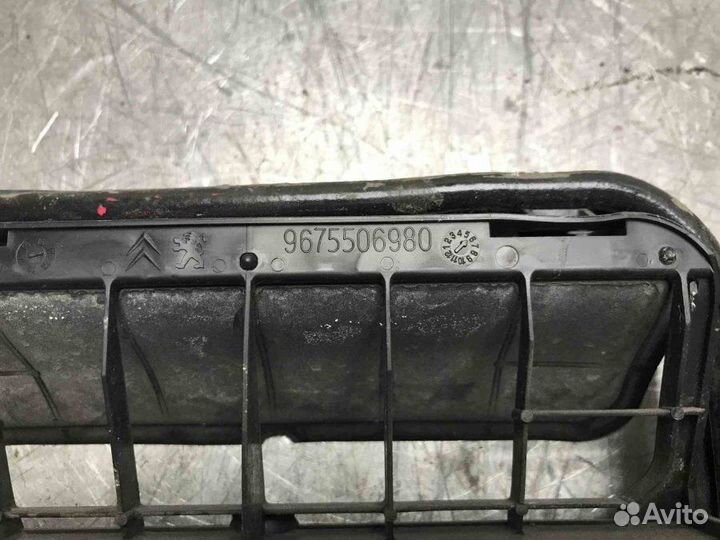 Решетка Citroen C4 Grand Picasso 2014