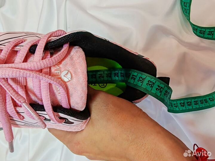 Кроссовки новые женские