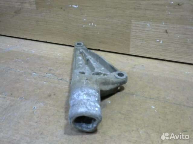 Кронштейн двигателя Audi A4 B5 (S4,RS4) 8E0199343J