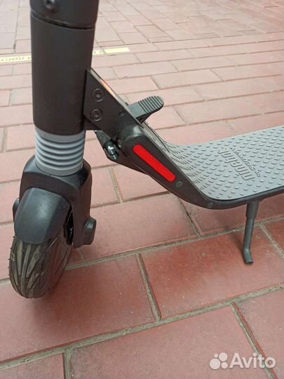 Надежный электросамокат ninebot es1L red black