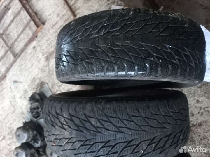 Nokian Tyres Hakkapeliitta R2 235/55 R17 98R